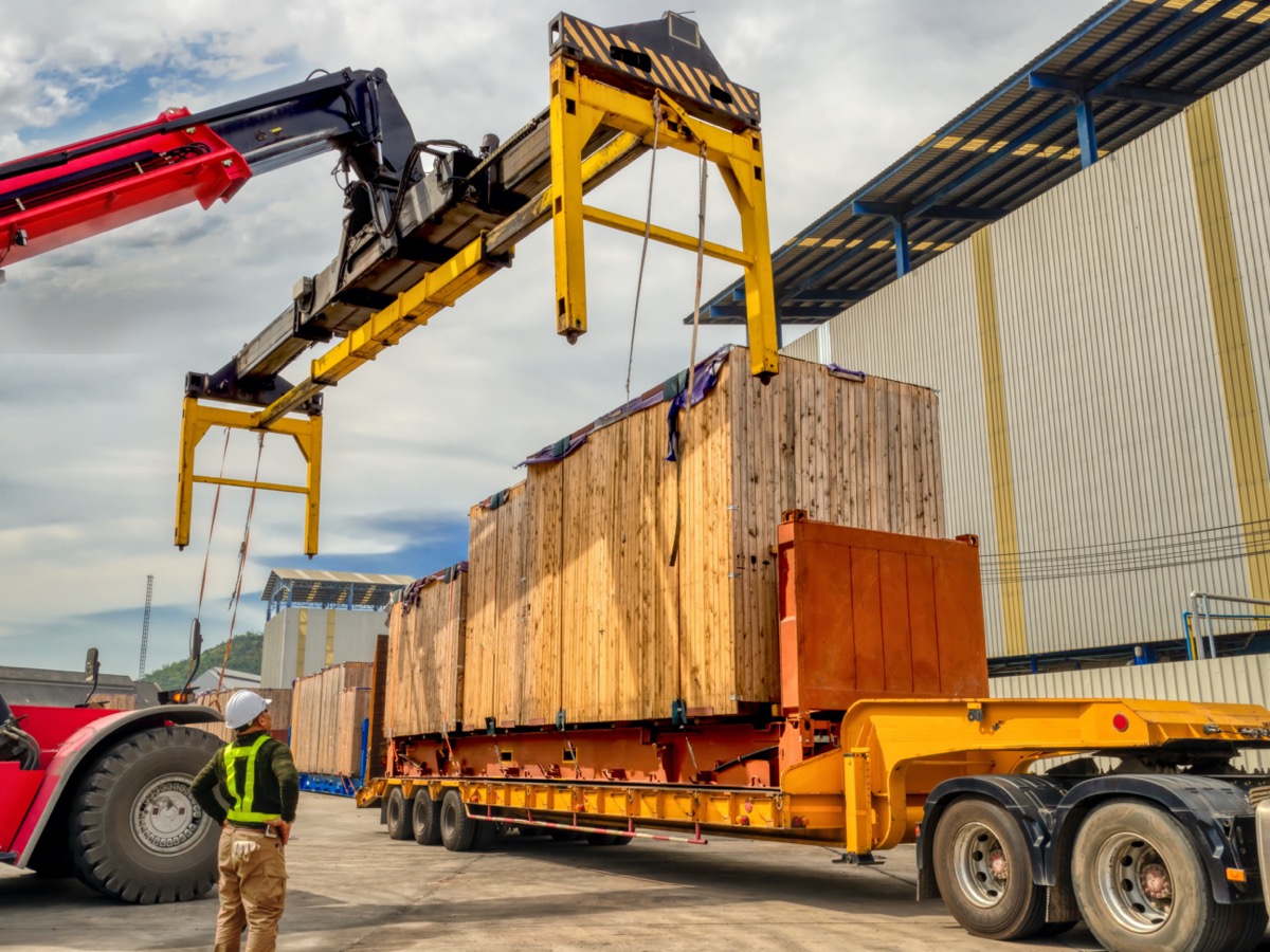 Need lorry cranes in Singapore for logistics or transportation? Click here.
